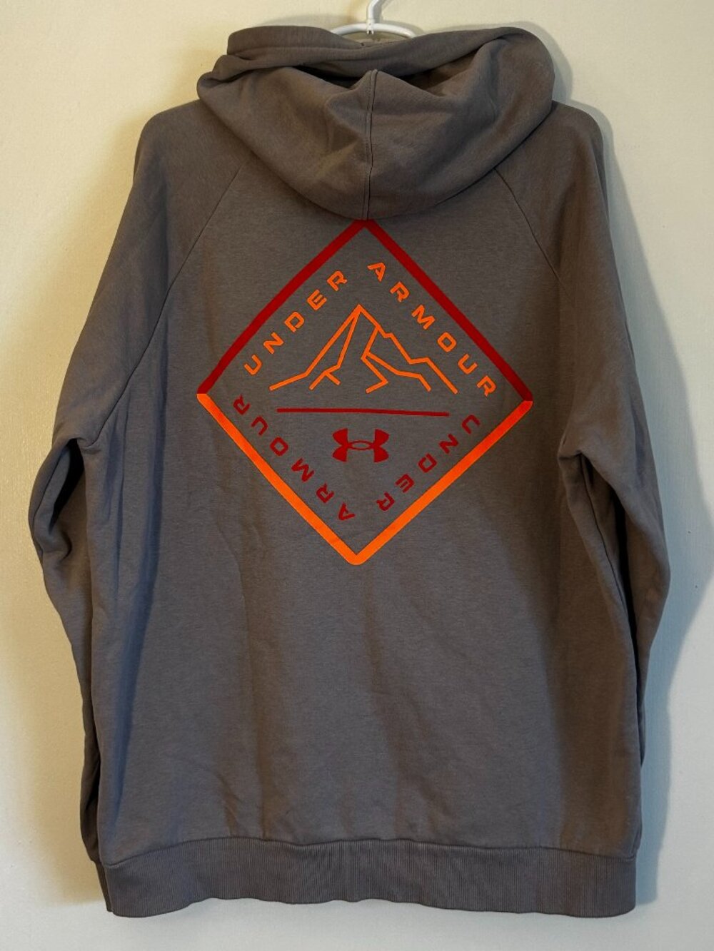 Under Armour Hoodie Mens XL Grey Cotton Pullover Mountain in Orange & Red 4007